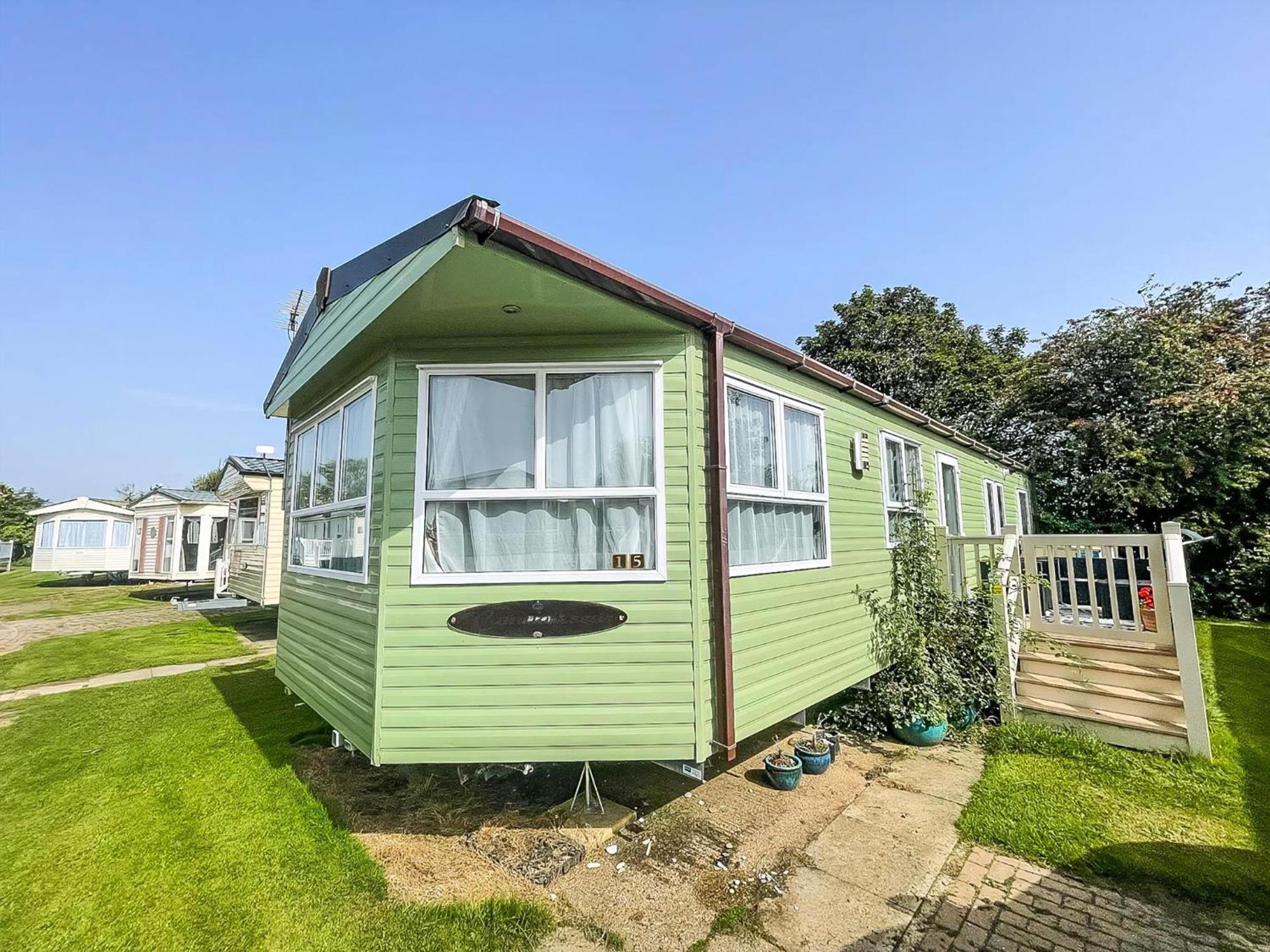 Lovely Caravan For Hire With Decking At Skipsea Sands In Yorkshire Ref 41015Wf Barmston Exteriör bild